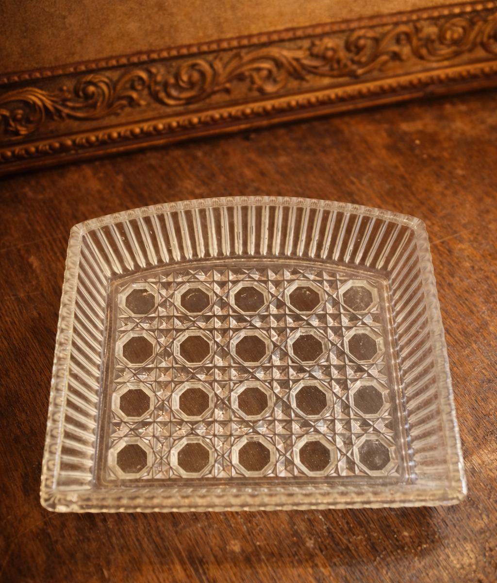 1930'S Antique Cut Glass Ash Tray – Vintage Decorative Tabletop Collectible