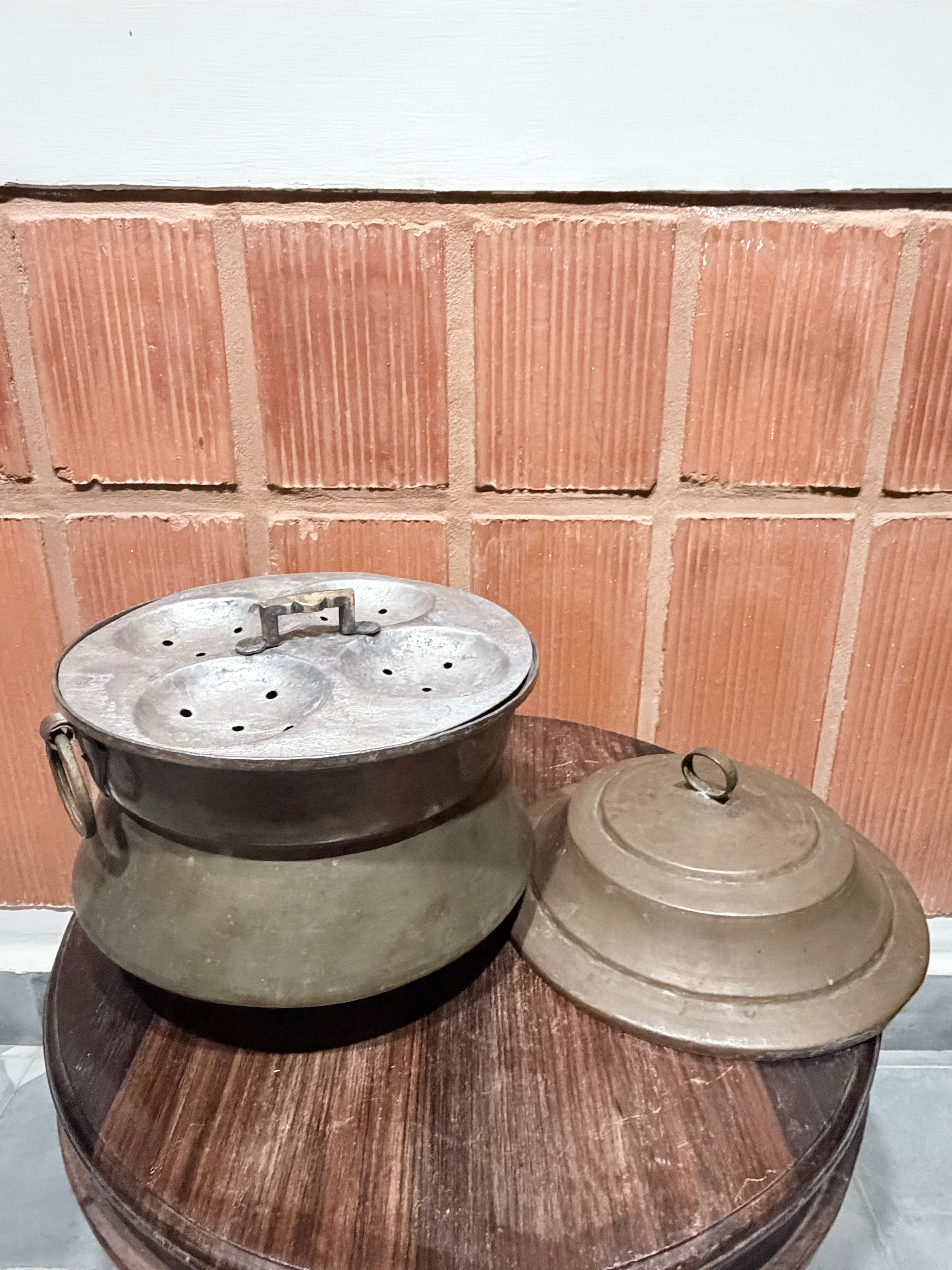 Antique Brass Idli & Idiappam Steamer Pot – Traditional South Indian Handcrafted Cooker with 2 Inserts (Idiappam Plate & 4 Idli Mould) | Tin Coated